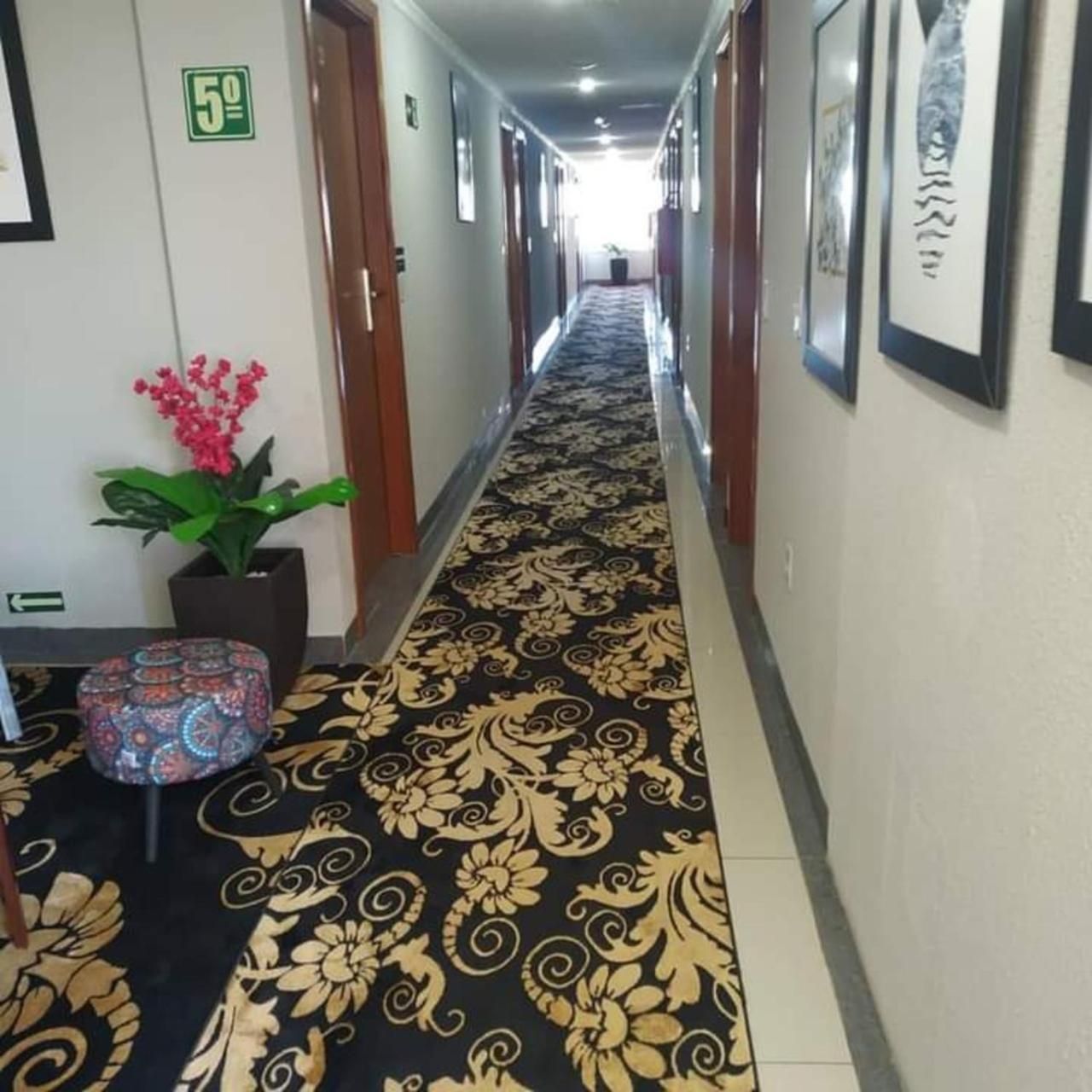 Turis Hotel Dourados Exteriér fotografie